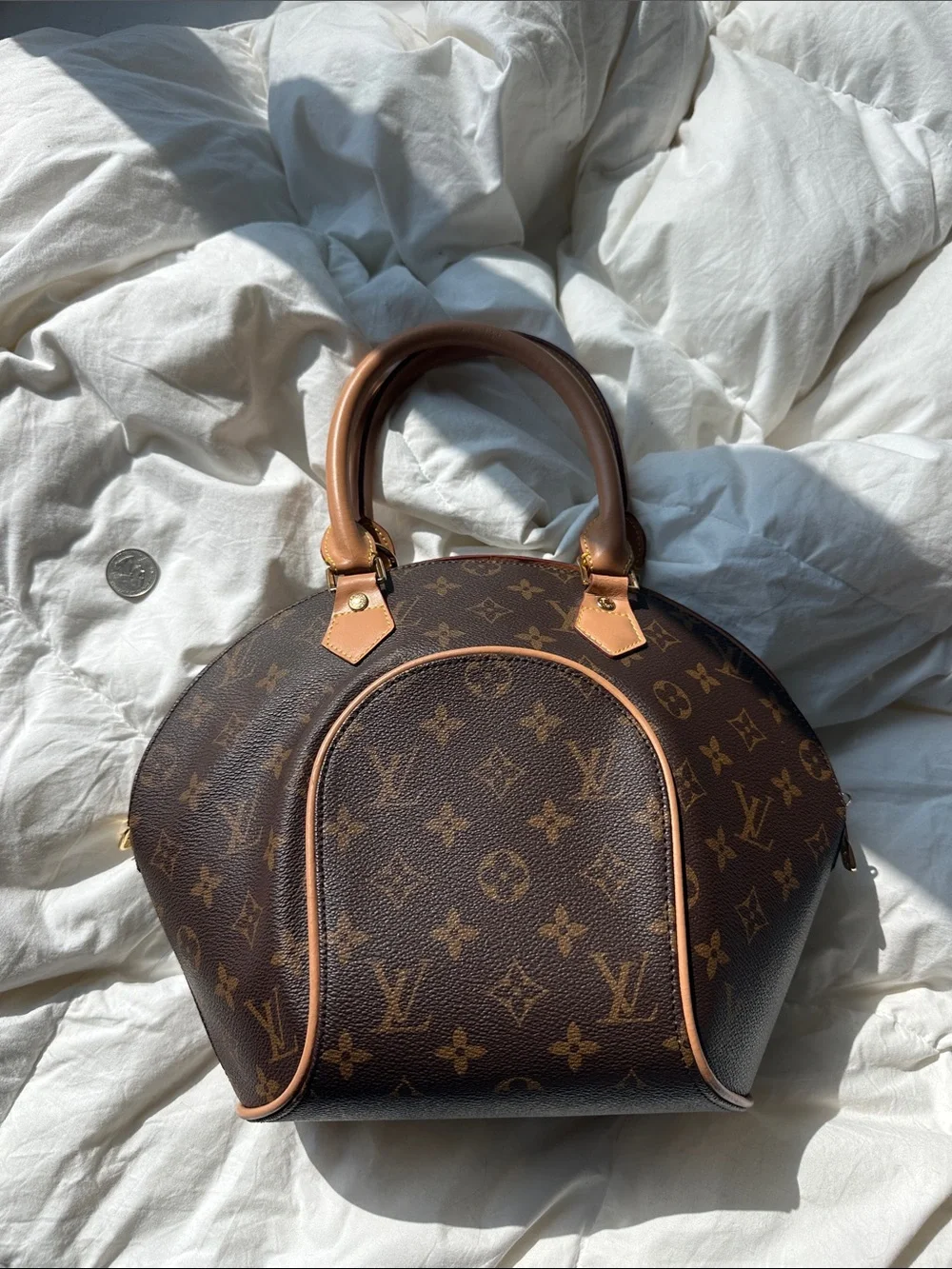 Louis buitton Ellipse PM purse (clam style)
